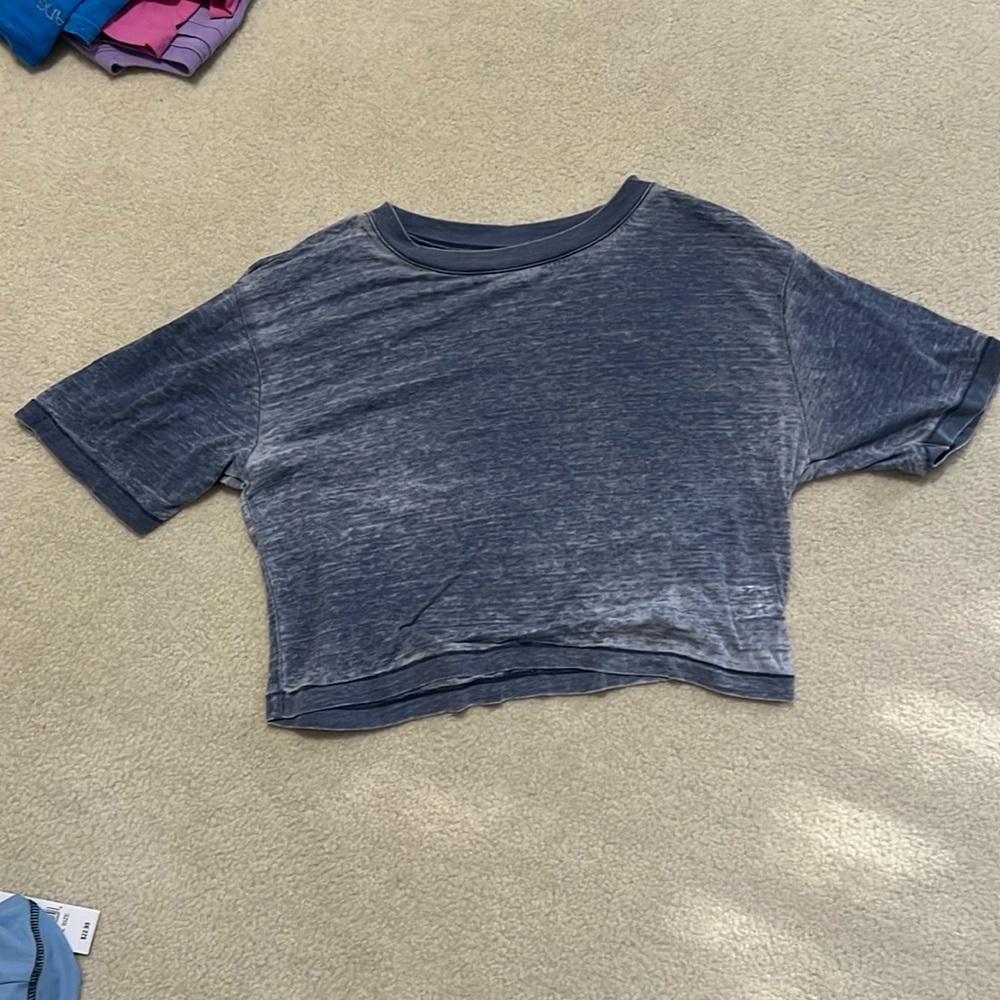 Women’s Aeropostale loose fitting crop top
